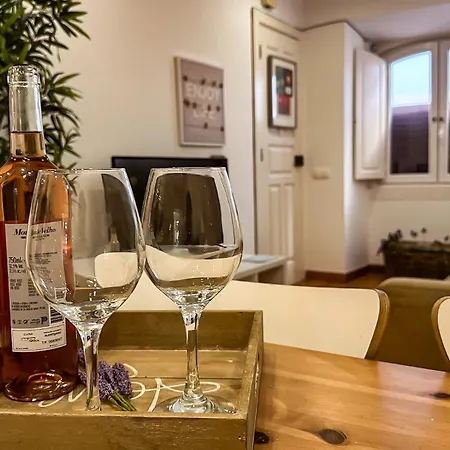 Superb 2 Bedroom - Seaside - Old Town Apartament